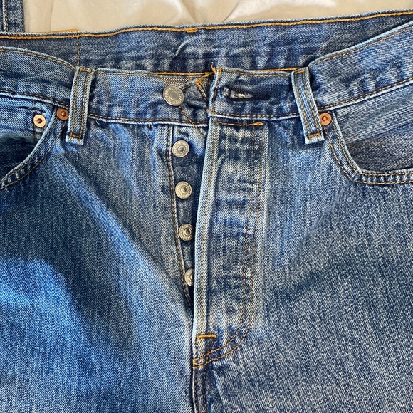 Levi 501 Mens Jeans - Picture 2 of 4